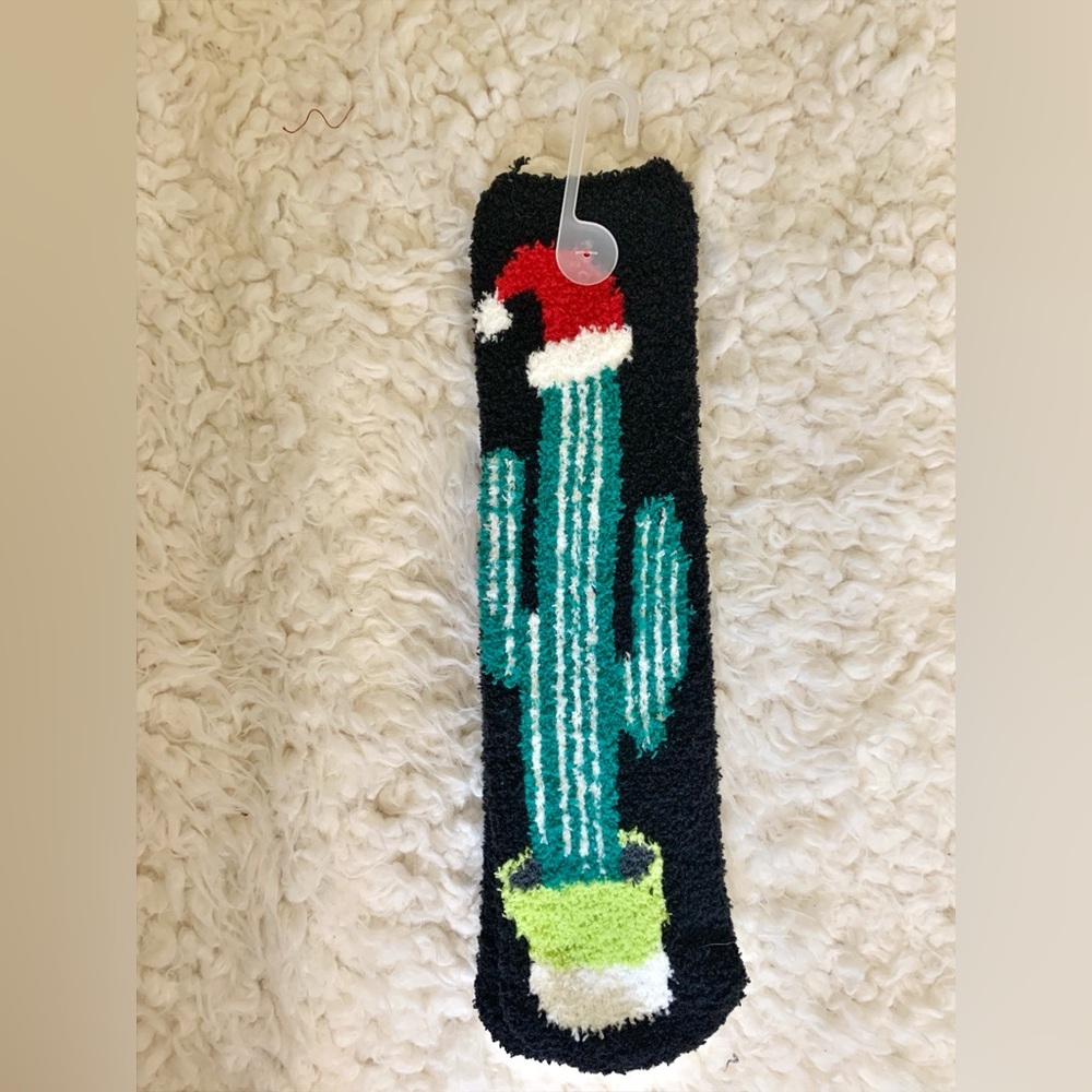 New Women’s Old Navy Black & Green Cactus w Santa Hat Holiday Cozy Socks OS